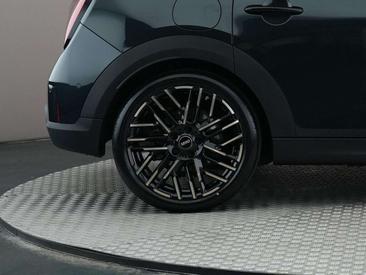 Mini 5 Portes Favoured Cooper S — photo 13