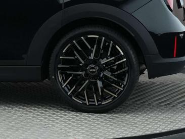 Mini 5 Portes Favoured Cooper S — photo 15