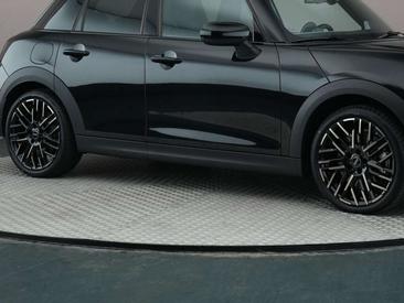 Mini 5 Portes Favoured Cooper S — photo 19