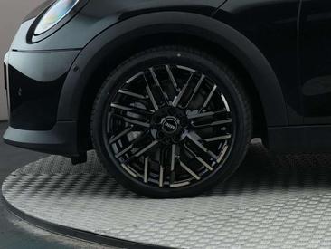 Mini 5 Portes Favoured Cooper S — photo 14