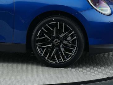 Mini Hatch Favoured Cooper SE — photo 16