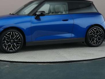Mini Hatch Favoured Cooper SE — photo 18