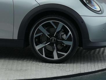 Mini 5 Portes Favoured Cooper — photo 14