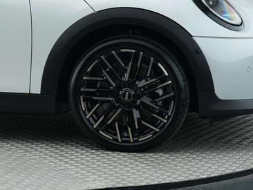 Mini 5 Portes Favoured Cooper S — photo 13