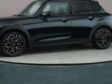 Mini 5 Portes Favoured Cooper S — photo 18