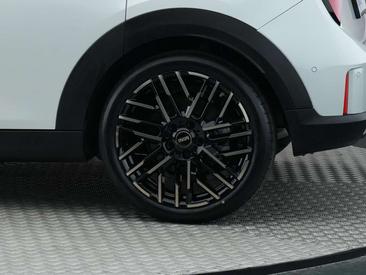 Mini 5 Portes Favoured Cooper S — photo 15