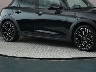 Mini 5 Portes Favoured Cooper S — photo 20