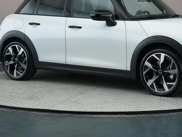 Mini 5 Portes Favoured Cooper — photo 18