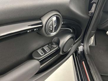 Mini Cabrio Yours John Cooper Works — photo 8