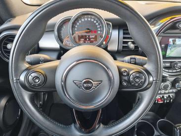 Mini Cabrio COOPER — photo 6
