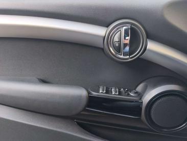 Mini Cabrio COOPER — photo 12