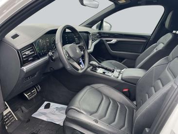 Volkswagen Touareg E-HYBRID 4Motion R — photo 11