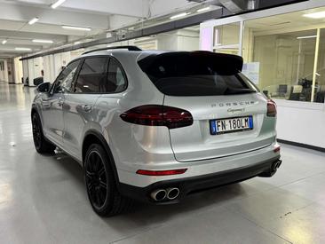 Porsche Cayenne III E-hybrid S — photo 4