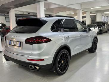 Porsche Cayenne III E-hybrid S — photo 10