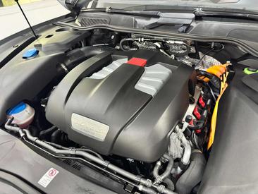 Porsche Cayenne III E-hybrid S — photo 11