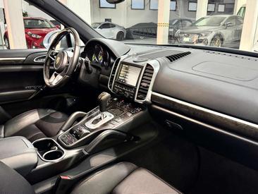 Porsche Cayenne III E-hybrid S — photo 21