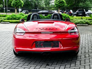 Porsche 981 GTS — photo 11
