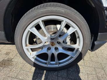 Porsche Cayenne III S — photo 21