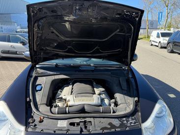 Porsche Cayenne III S — photo 23