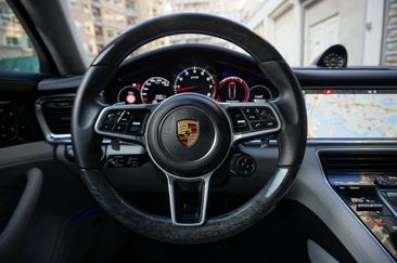 Porsche Panamera II GTS — photo 44