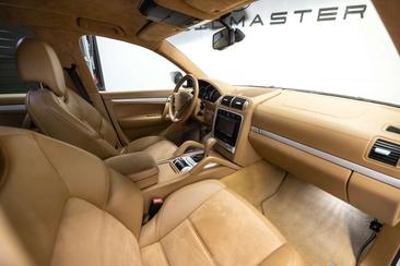 Porsche Cayenne III GTS — photo 2
