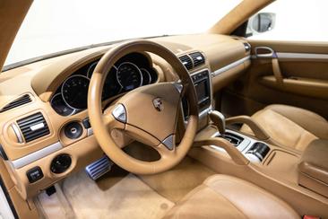 Porsche Cayenne III GTS — photo 3