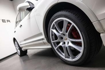 Porsche Cayenne III GTS — photo 6