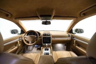 Porsche Cayenne III GTS — photo 11