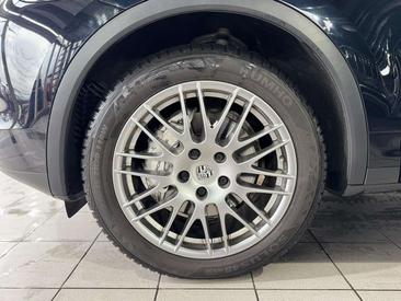 Porsche Cayenne II S — photo 10