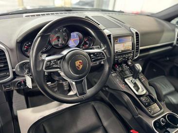 Porsche Cayenne II S — photo 11