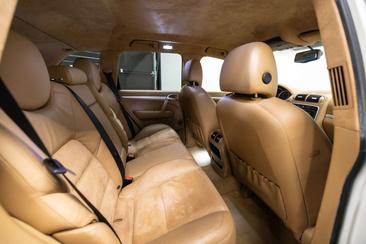 Porsche Cayenne III GTS — photo 19
