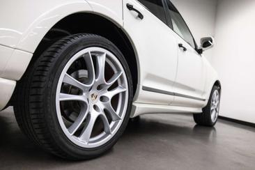 Porsche Cayenne III GTS — photo 22