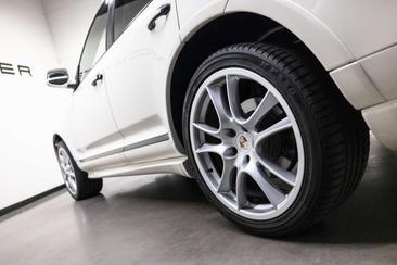 Porsche Cayenne III GTS — photo 24