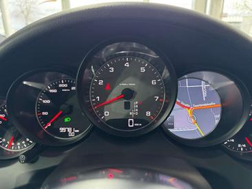 Porsche Cayenne II S — photo 19