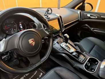 Porsche Cayenne III — photo 13