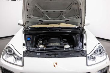 Porsche Cayenne III GTS — photo 26