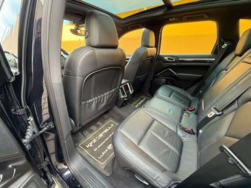 Porsche Cayenne III — photo 15