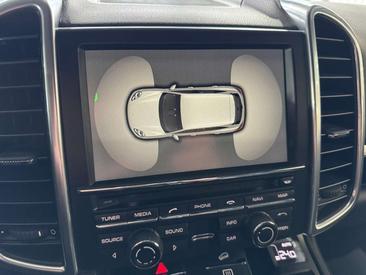 Porsche Cayenne II S — photo 22