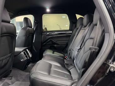 Porsche Cayenne II S — photo 24