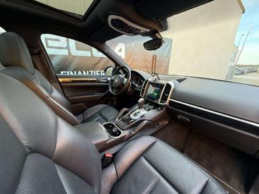 Porsche Cayenne III — photo 21