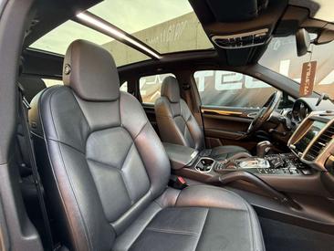 Porsche Cayenne III — photo 25