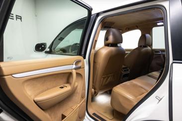 Porsche Cayenne III GTS — photo 38