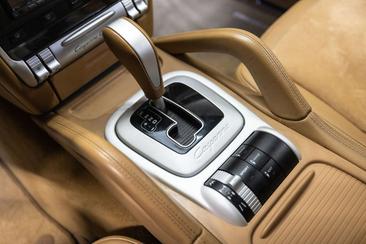 Porsche Cayenne III GTS — photo 40