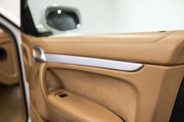 Porsche Cayenne III GTS — photo 42