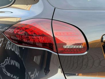 Porsche Cayenne III — photo 45