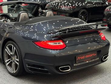 Porsche 997 II Turbo — photo 11