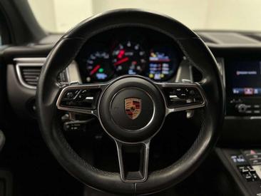 Porsche Macan GTS — photo 13