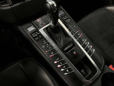 Porsche Macan GTS — photo 14