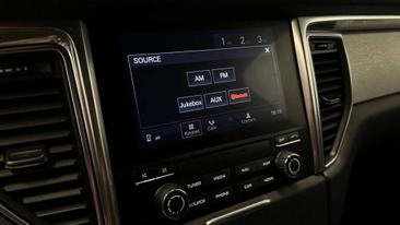 Porsche Macan GTS — photo 25
