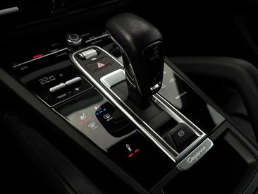 Porsche Cayenne III E-Hybrid — photo 21